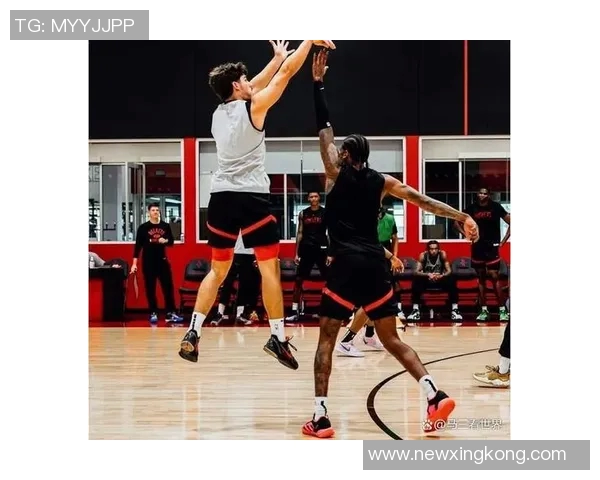 小卡表现起伏不定17投9中斩获22分8篮板6助攻三分球全失落空